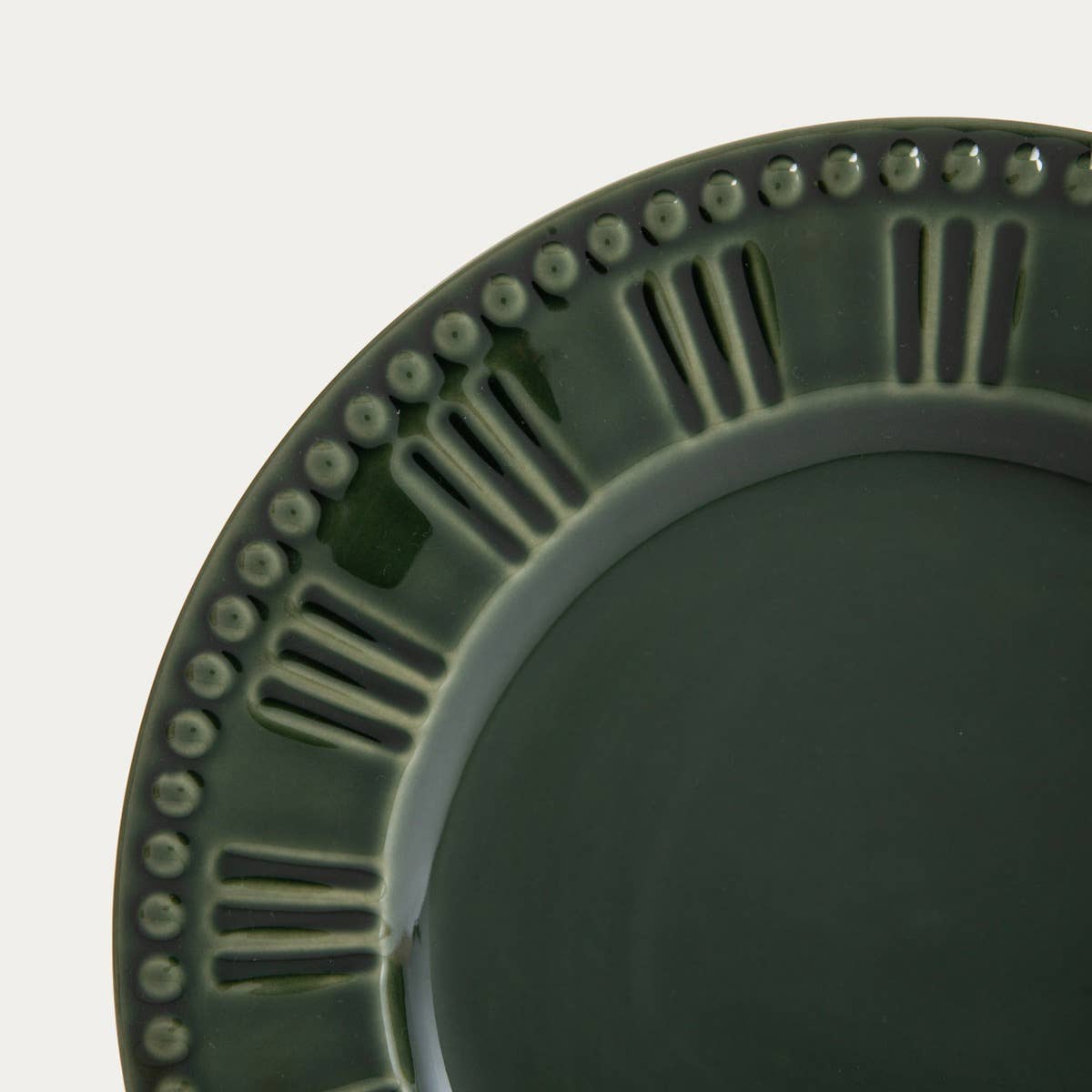 Assiette plate en grès vert – 27 cm
