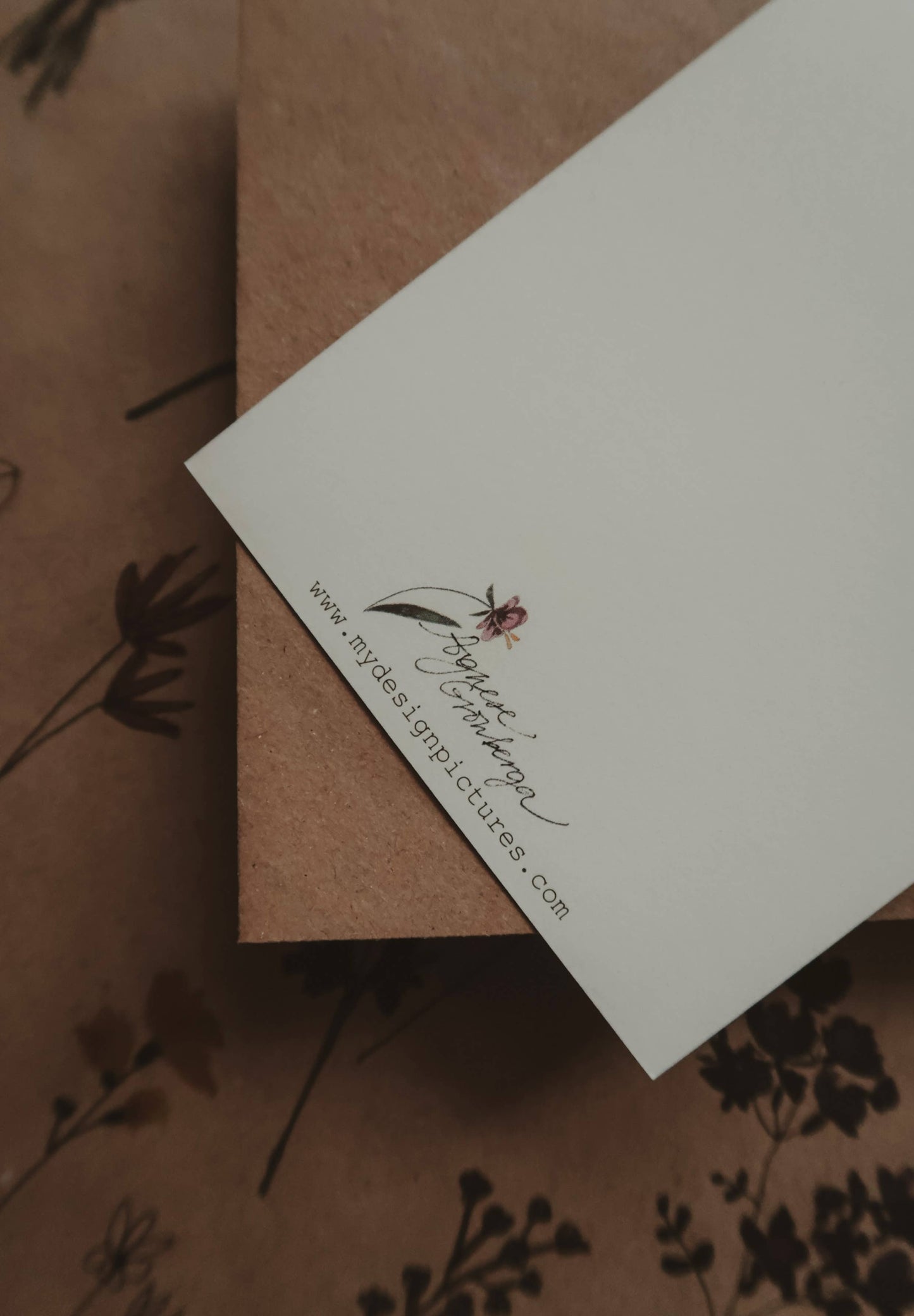 Carte de Vœux Fleur de Prunier – Aquarelle Printanière