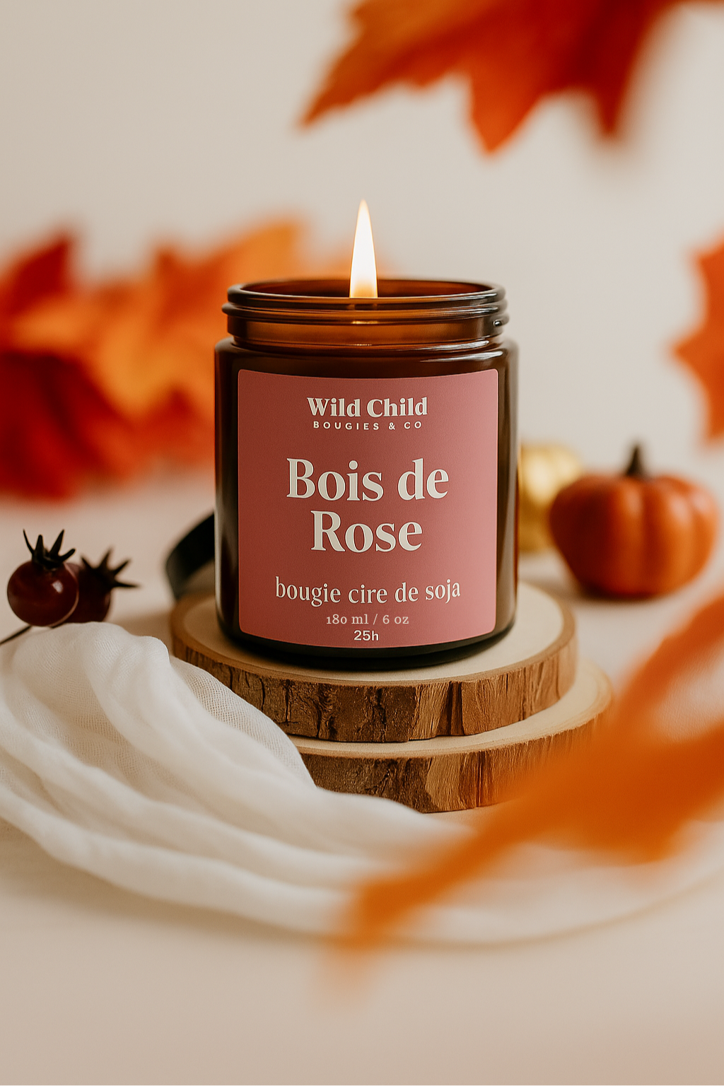bougie parfumée bois de rose en cire de soja dans un verre ambré