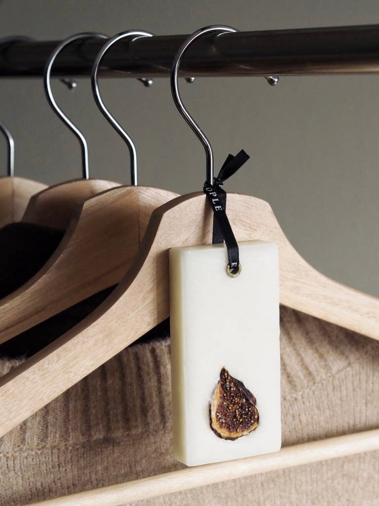 Barre de cire parfumée artisanale Mélange n°09 NATURE avec figue violette, feuilles vertes et ambre, ruban coton noir