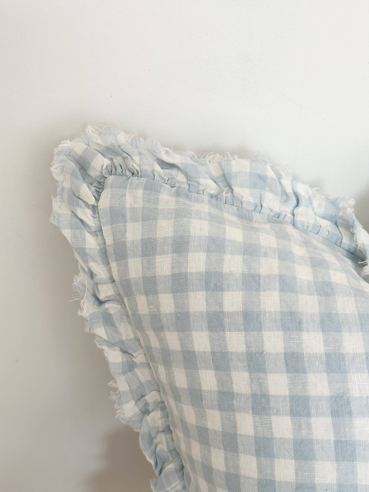 Housse de coussin Hallie en lin froissé 45x45 – Vichy bleu