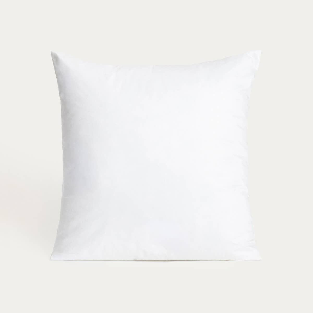 Garnissage de coussin 45x45 cm moelleux avec rembourrage synthétique effet duvet.