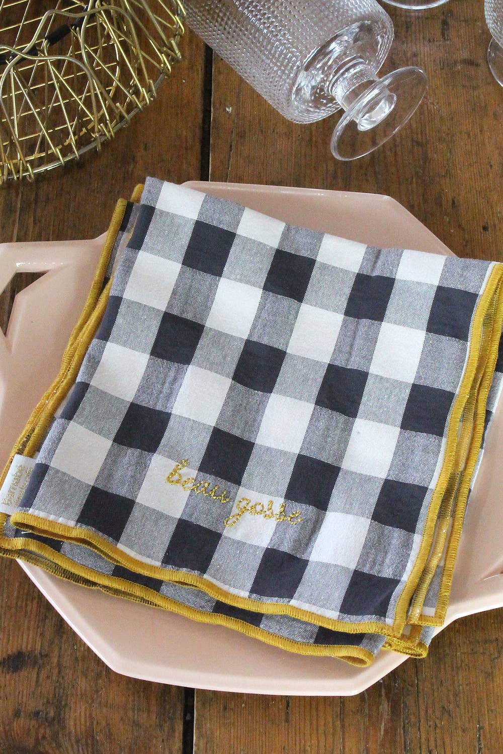 Serviettes de table brodées  à carreaux vichy - 37 modèles