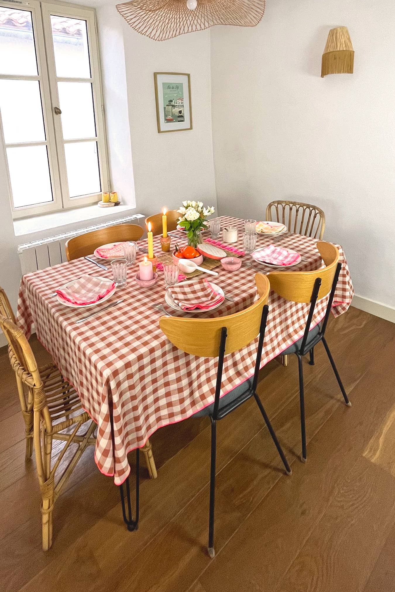 Nappe brodée à carreaux Vichy