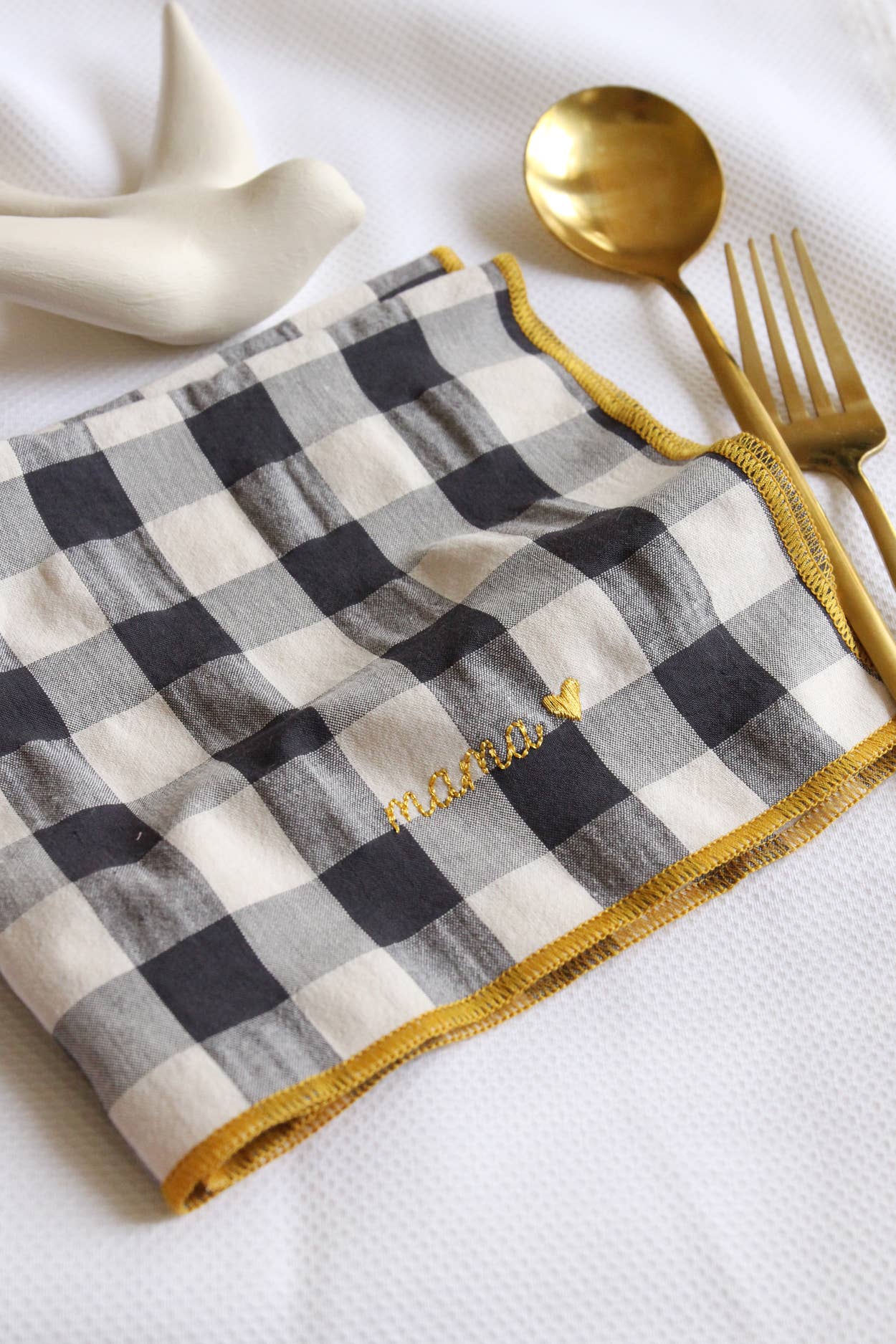 Serviettes de table brodées  à carreaux vichy - 37 modèles