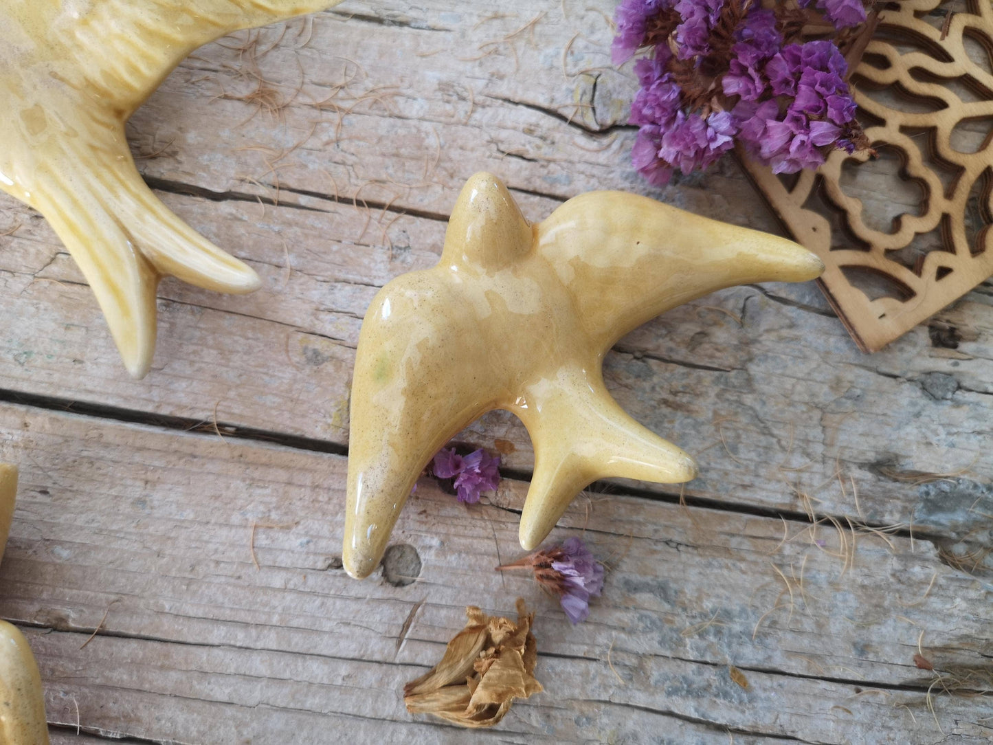 Ensemble de 3 hirondelles jaune clair en céramique portugaises