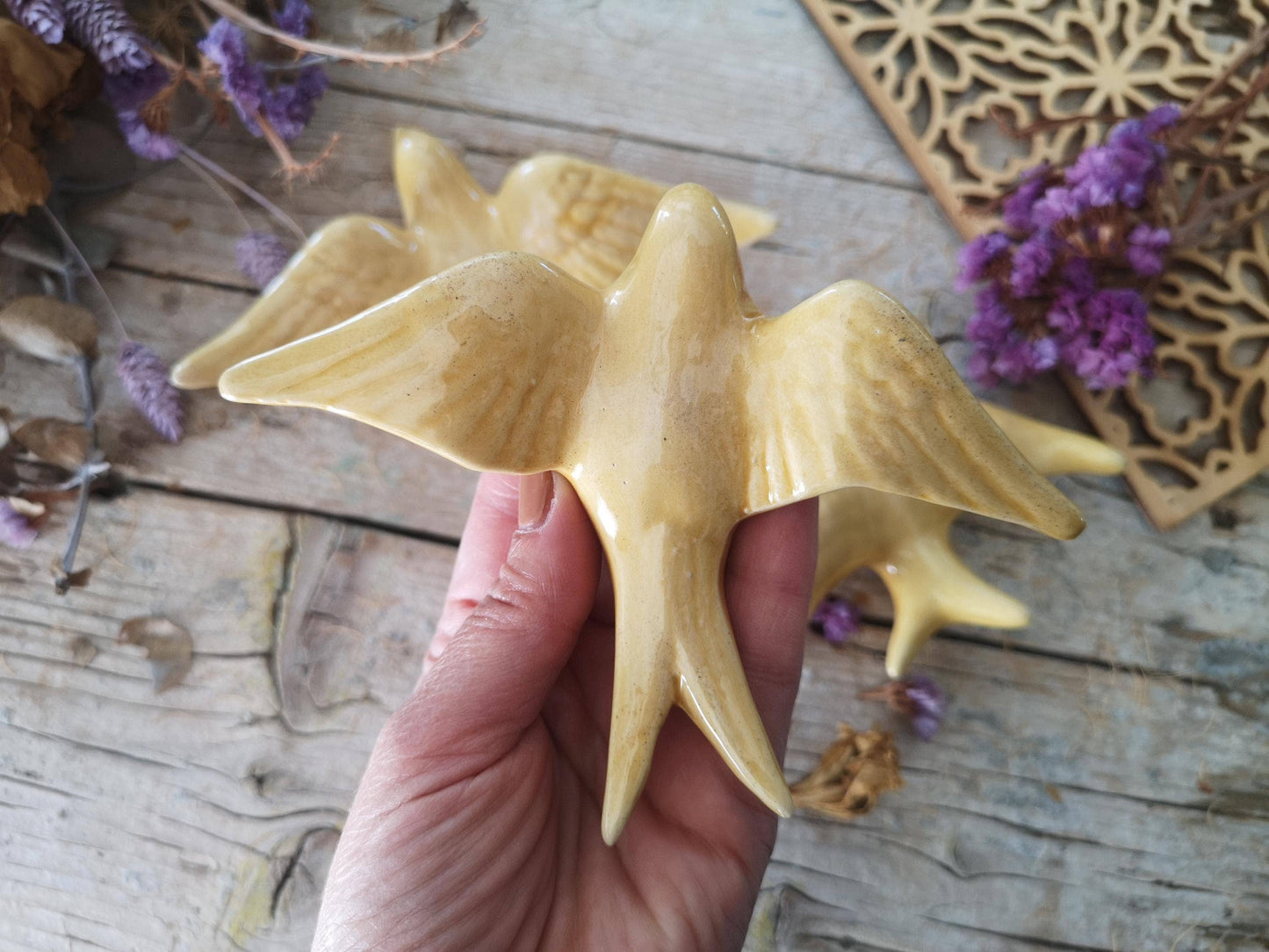 Ensemble de 3 hirondelles jaune clair en céramique portugaises