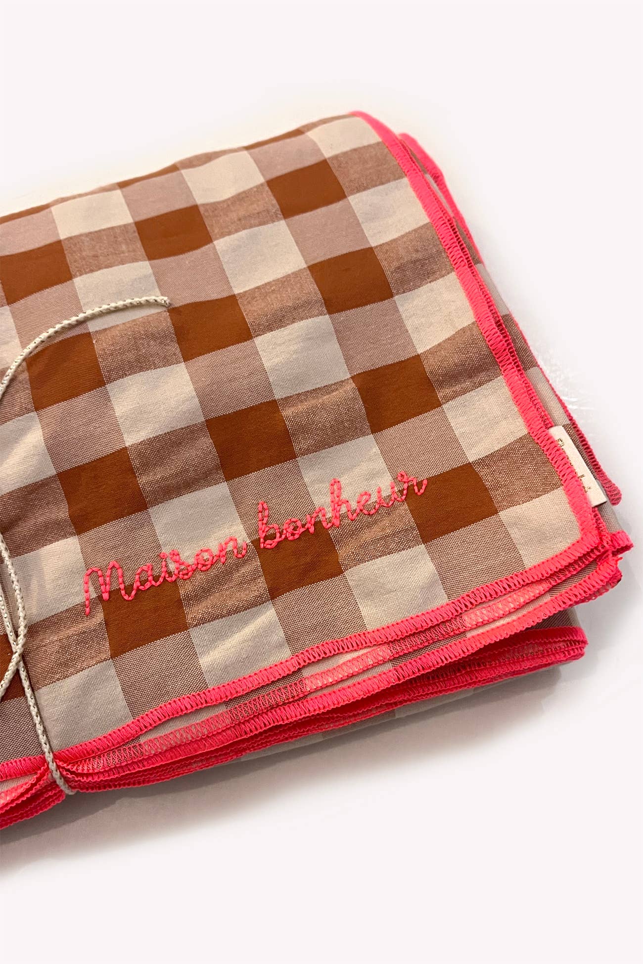 Nappe brodée à carreaux Vichy
