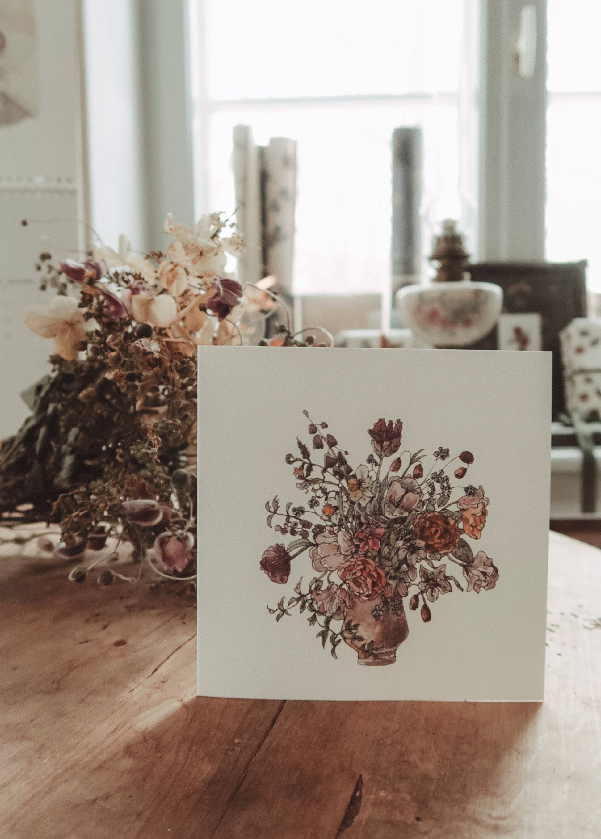 Carte Fleurie – Bouquet en Vase Brun (13×13 cm) - Madame Beaumont
