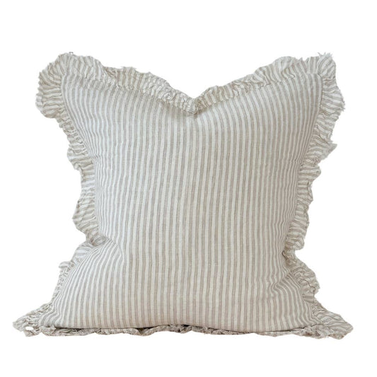 Housse de Coussin à Volants Rayée Naturelle Hallie 65x65cm