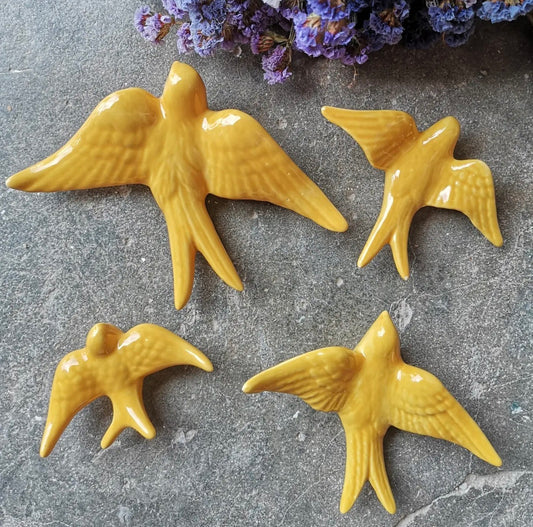 Ensemble de 3 hirondelles jaune en céramique portugaises