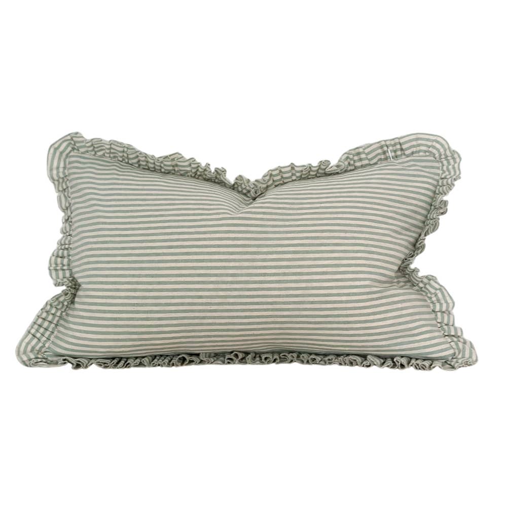 Housse de coussin vert sauge à volants | 50 × 30 cm