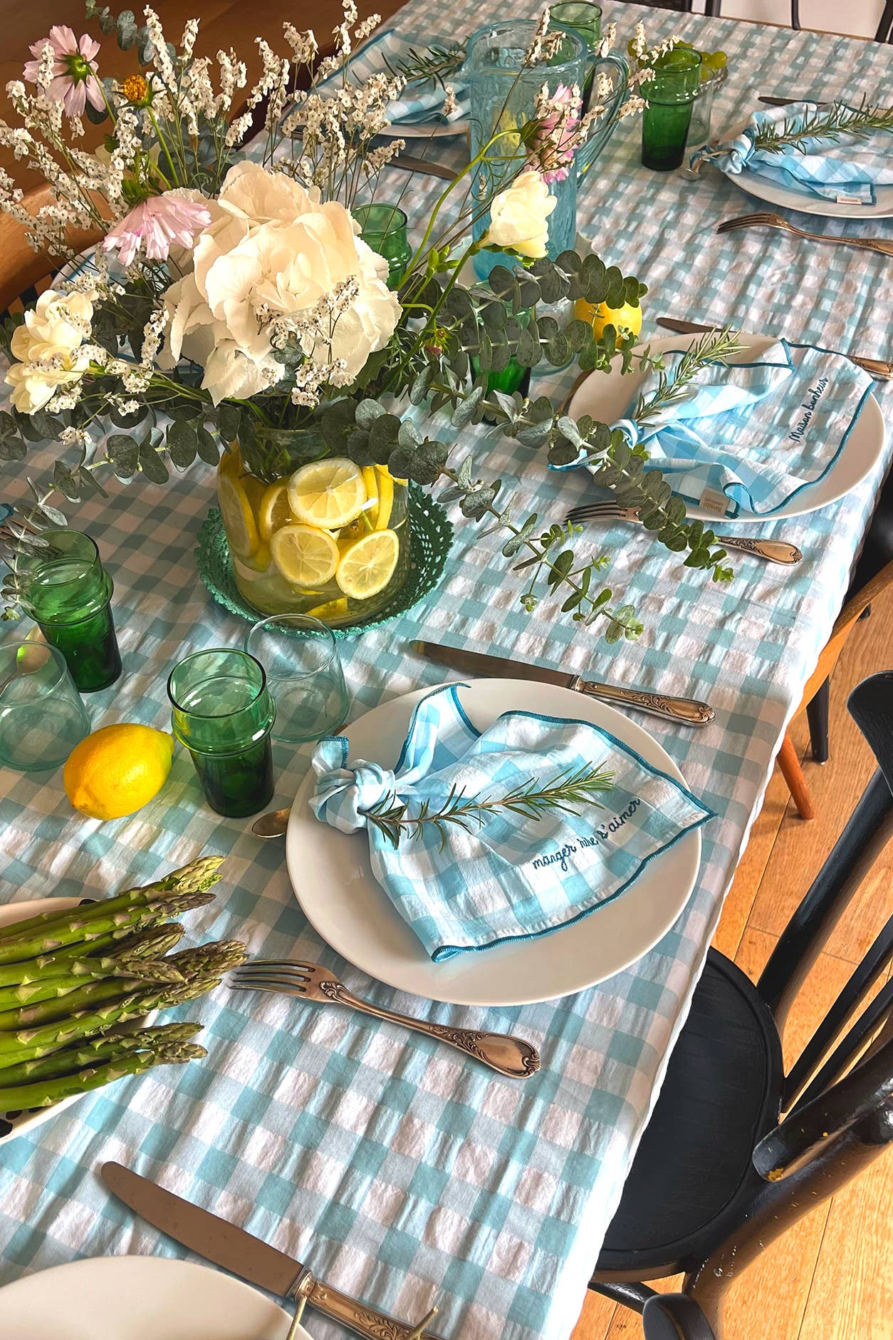 Nappe brodée à carreaux Vichy