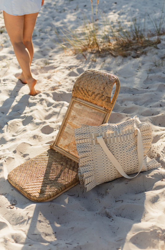 Chaise longue en rotin naturel tissé à la main, design nomade, élégant et pliable