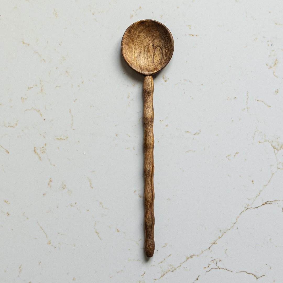 cuillère de cuisine en bois côtelée