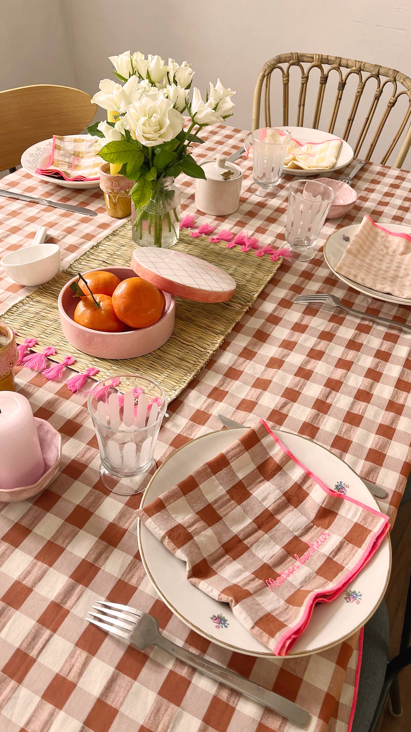 Nappe brodée à carreaux Vichy