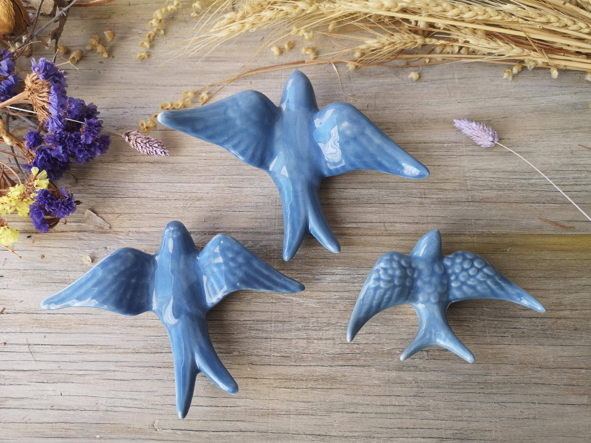 Lot de 4 hirondelles bleues en céramique portugaise