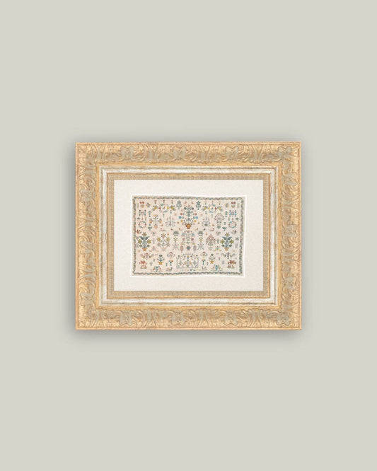 Reproduction d’art Échantillon de tapisserie d’après Griet Ruwen, toile encadrée avec cadre doré patiné, motif floral ancien Madame Beaumont.